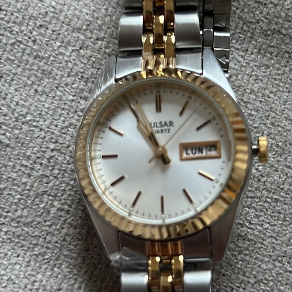 Pulsar Mineral Crystal Watche - Picture 3 of 8